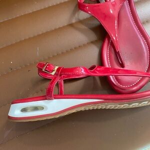 Cole Haan women’s thong sandals size 6 Nike air color red patent